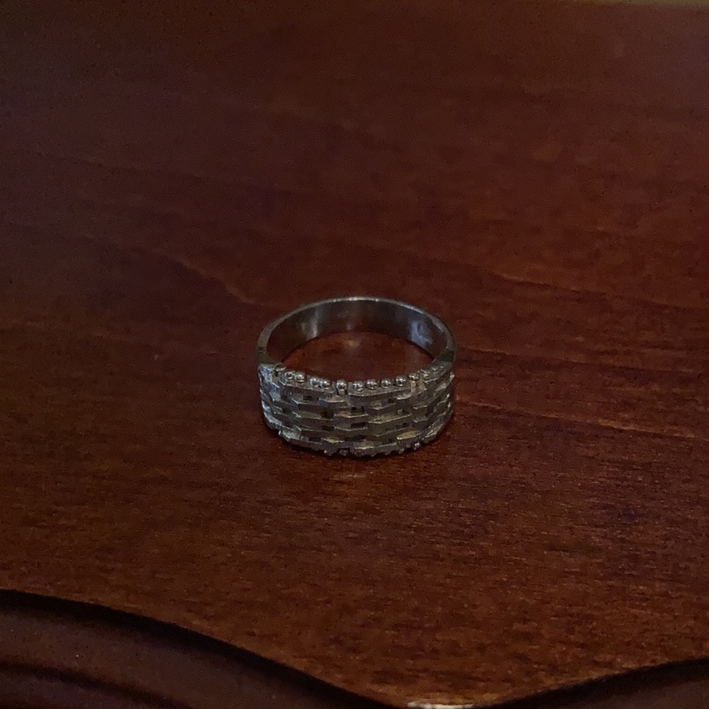 Woven patterned ring - Picture 2 of 3